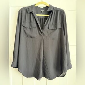 Ann Taylor Camp Shirt in Black - size petite large